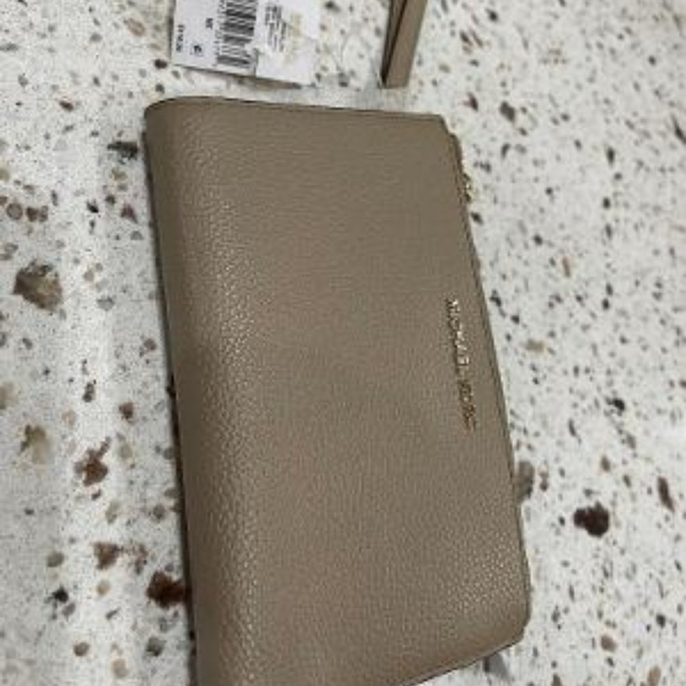 Michael Kors Wristlet